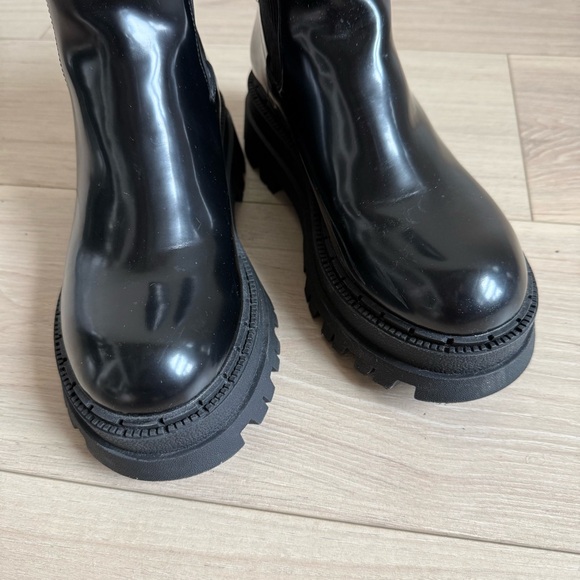 Zara Women's Black Track Sole Lugg Chelsea Boots Size 37 - Picture 5 of 10